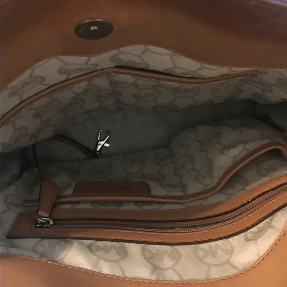 Michael Kors Handbag - Picture 6 of 9